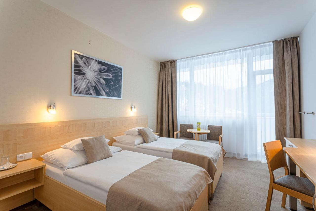 יאסימוב Hotel Behounek מראה חיצוני תמונה