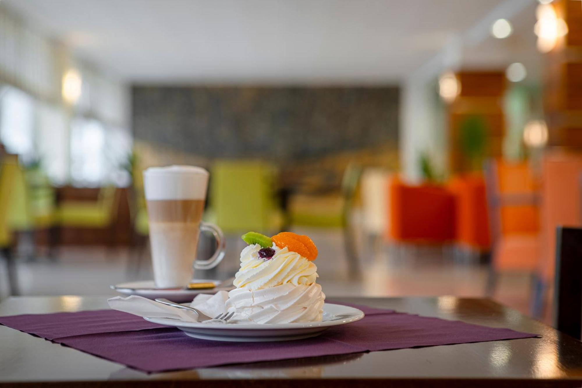יאסימוב Hotel Behounek מראה חיצוני תמונה