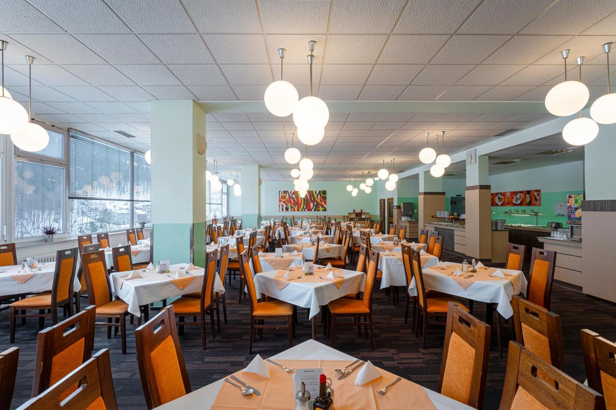 יאסימוב Hotel Behounek מראה חיצוני תמונה