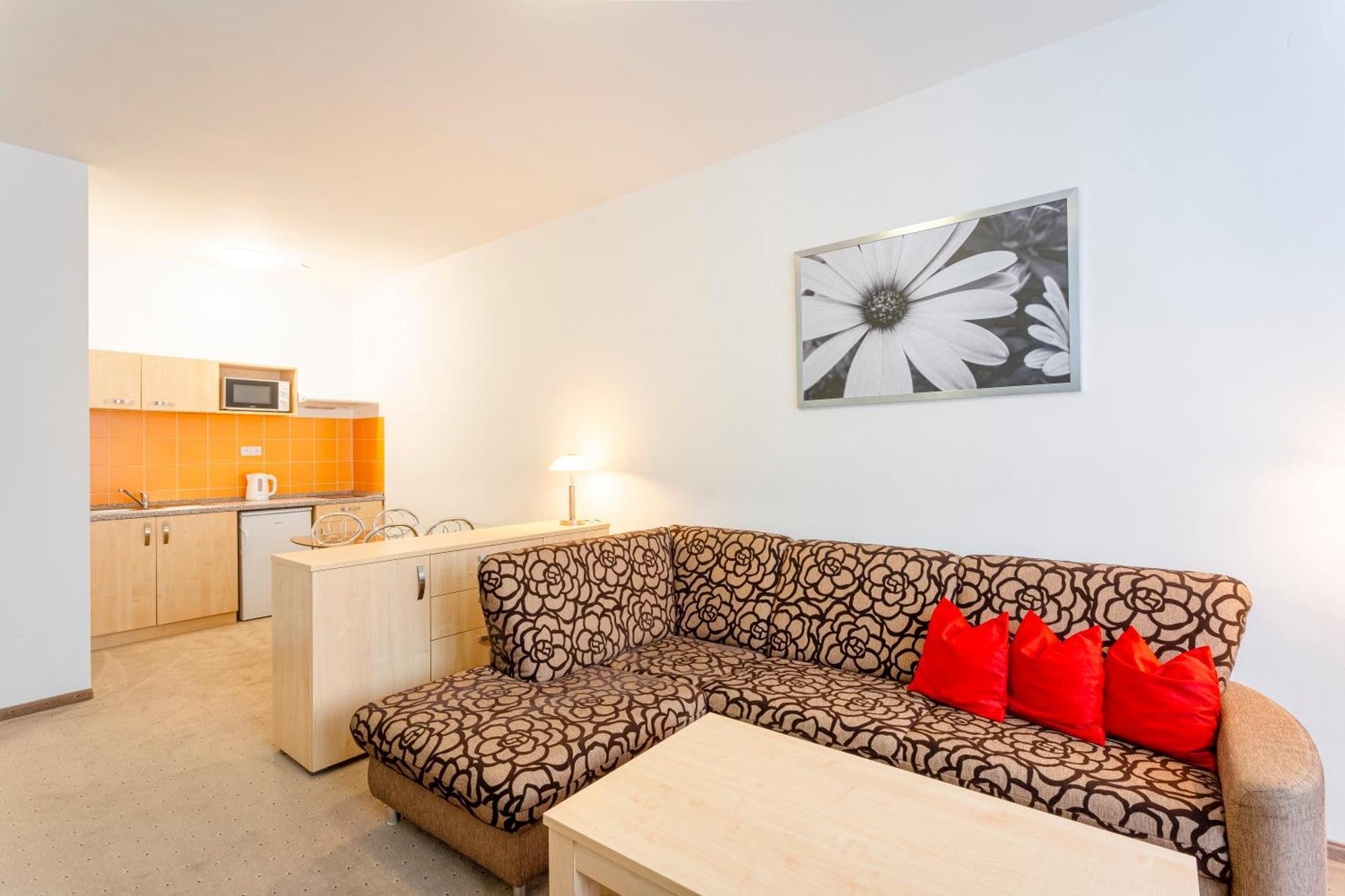 יאסימוב Hotel Behounek מראה חיצוני תמונה