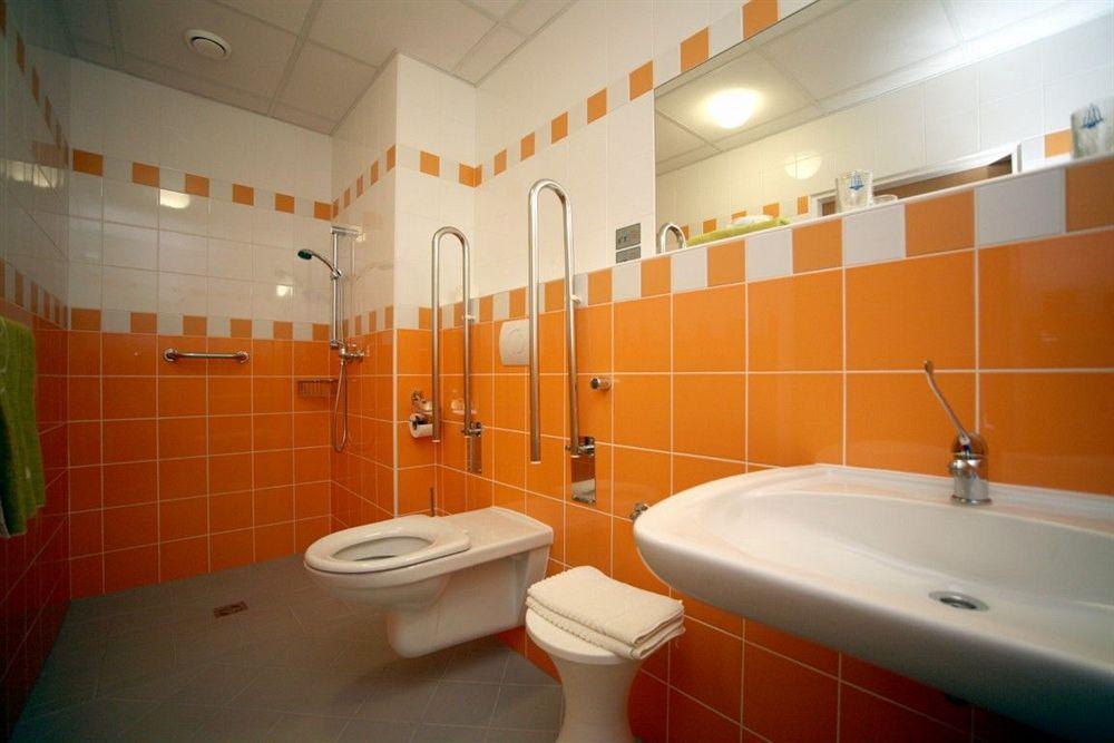 יאסימוב Hotel Behounek מראה חיצוני תמונה