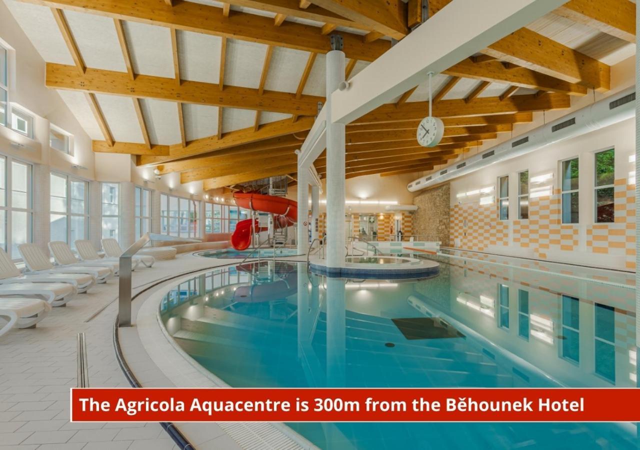 יאסימוב Hotel Behounek מראה חיצוני תמונה