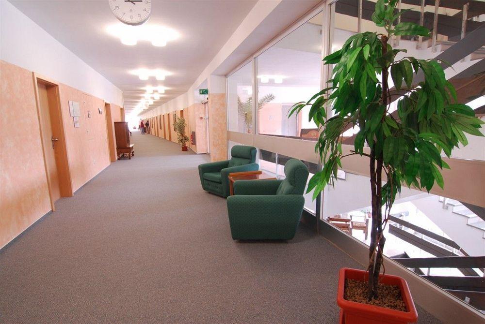 יאסימוב Hotel Behounek מראה חיצוני תמונה