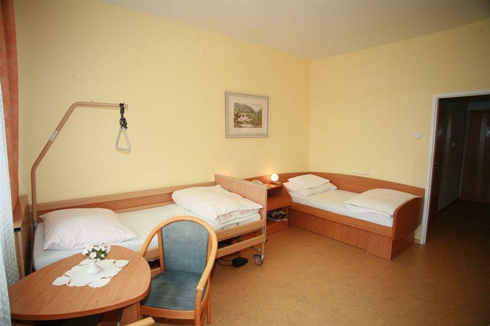 יאסימוב Hotel Behounek מראה חיצוני תמונה